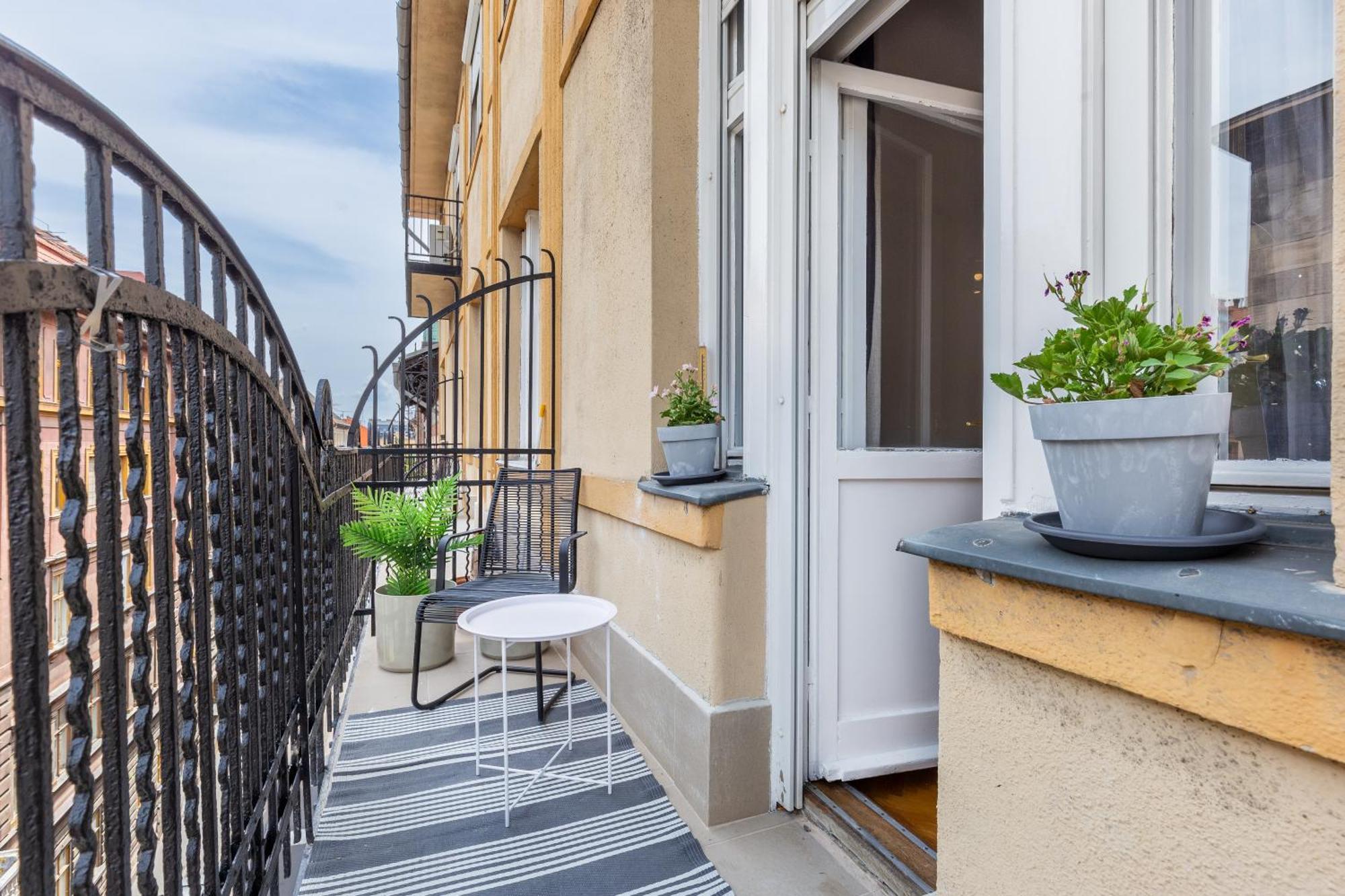 Tas Apartments Будапеща Екстериор снимка
